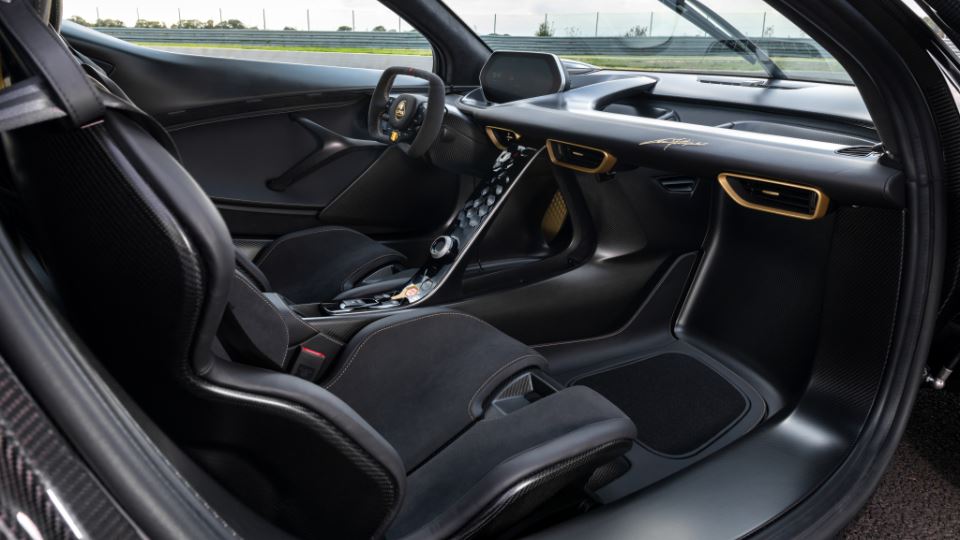 لوتوس اوایا فیتیپالدی